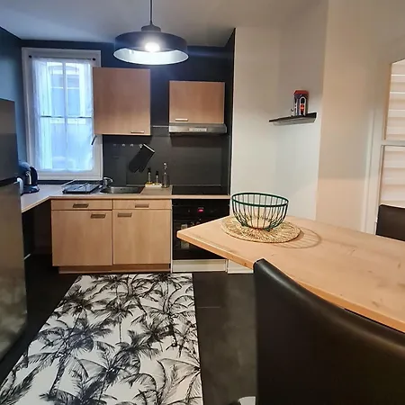 Et Calme, Proche De La Place Stanislas - Fr-1-584-350 Appartement *