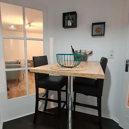 Et Calme, Proche De La Place Stanislas - Fr-1-584-350 Apartment *