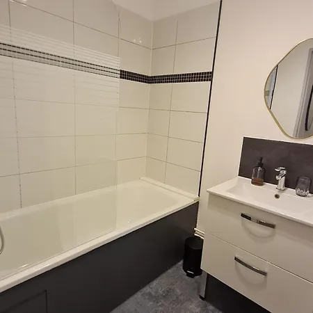 Appartement Et Calme, Proche De La Place Stanislas - Fr-1-584-350 *